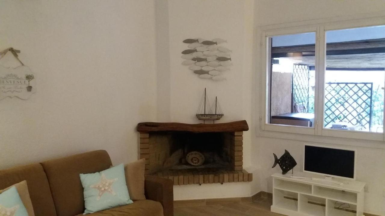 Santa Margherita Di Pula, Calaverde, Deliziosa Villetta 100 Metri Dal Mare Buitenkant foto