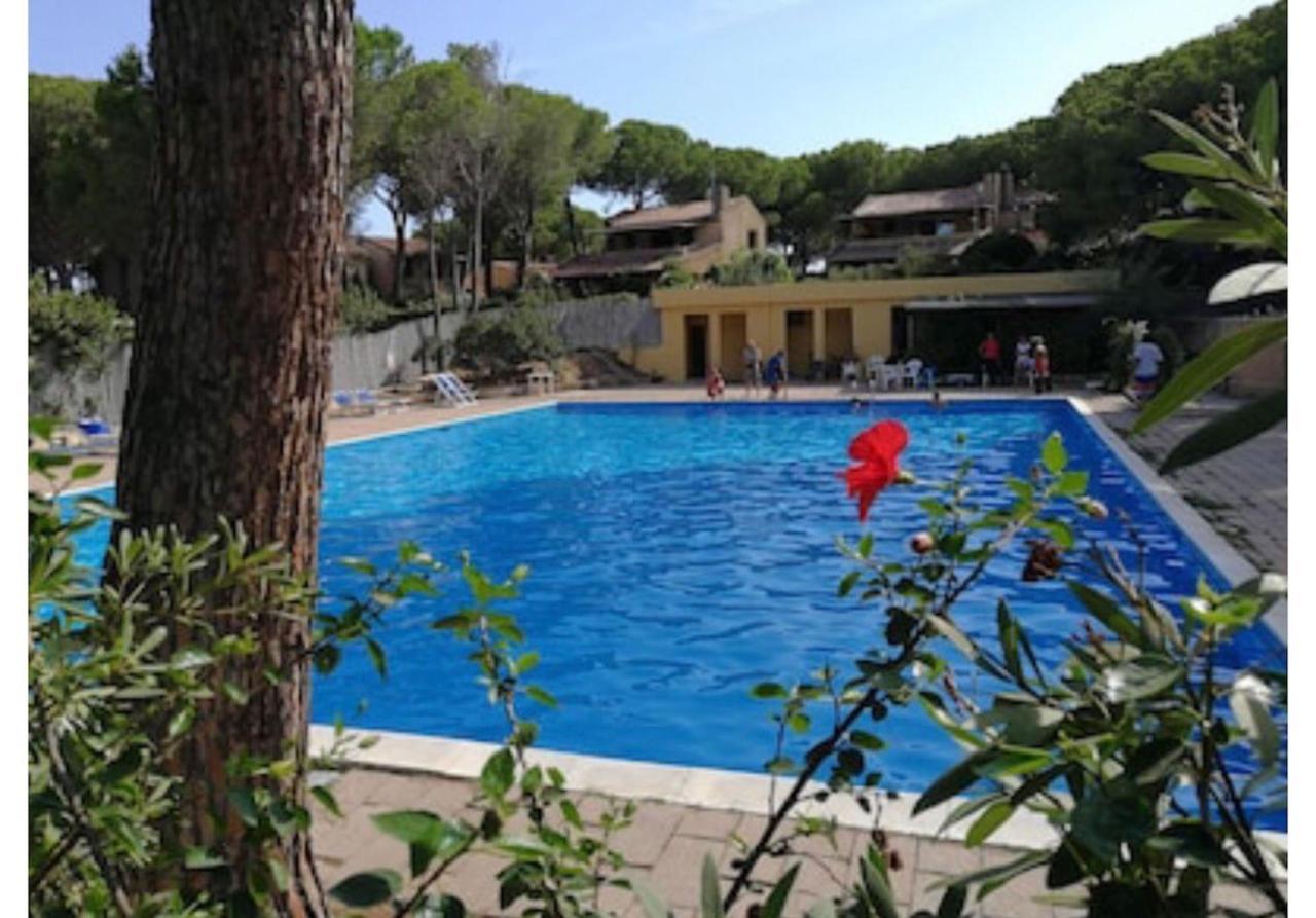 Santa Margherita Di Pula, Calaverde, Deliziosa Villetta 100 Metri Dal Mare Buitenkant foto